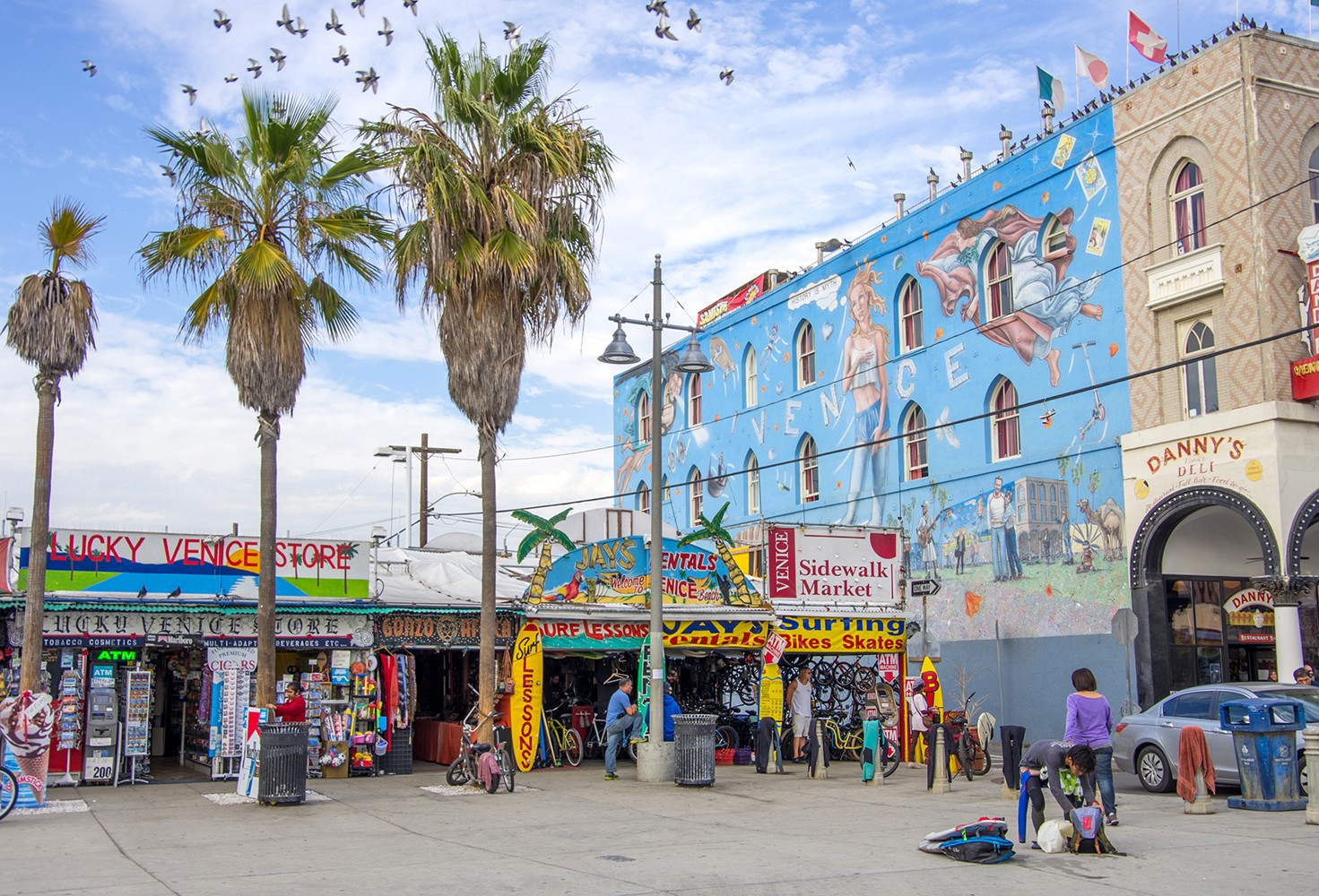 Free things to do in Los Angeles - Ocean front walk, Venice Beach featured by popular Los Angeles Blogger, My Beauty Bunny
