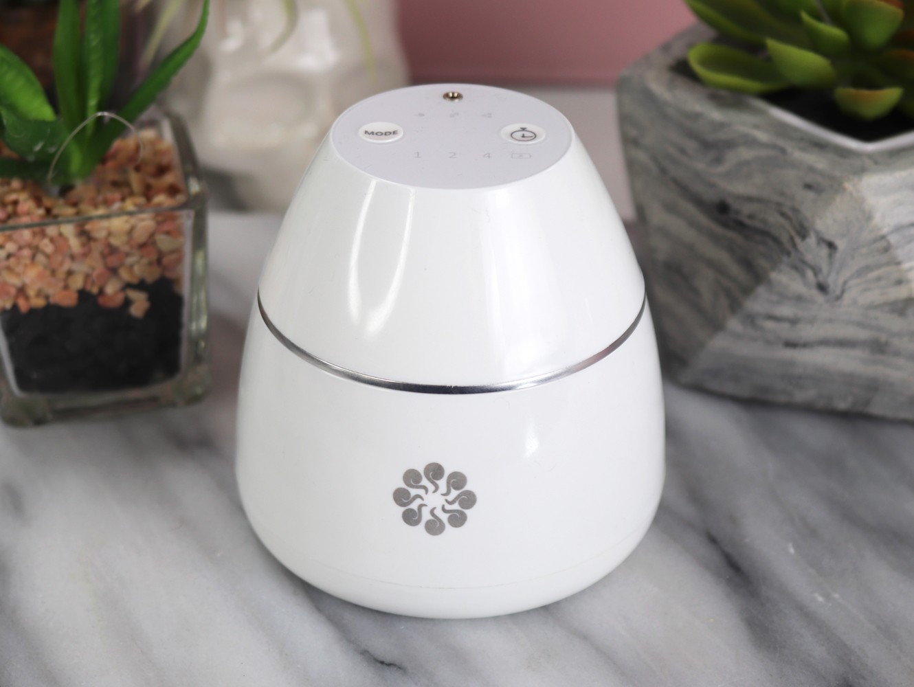 Aennon diffuser review - Which is the best essential oil diffuser by LA cruelty free beauty blogger My Beauty Bunny