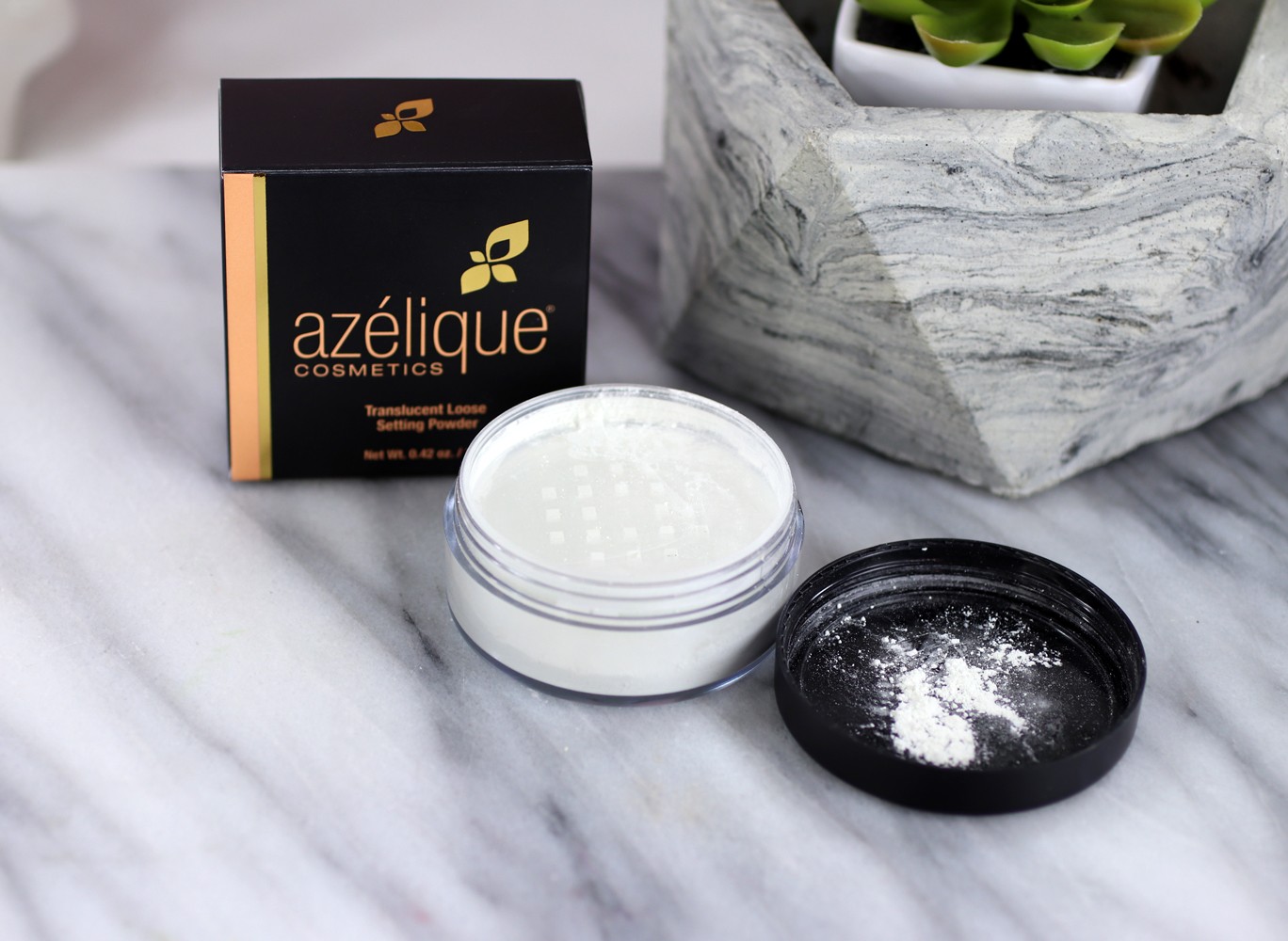 Azelique Translucent Setting Powder - Review of Azelique Cosmetics by Los Angeles cruelty free beauty blogger My Beauty Bunny