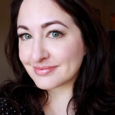 Bombshell Cosmetics - LipSense Bombshell Review by popular Los Angeles cruelty free beauty blogger My Beauty Bunny