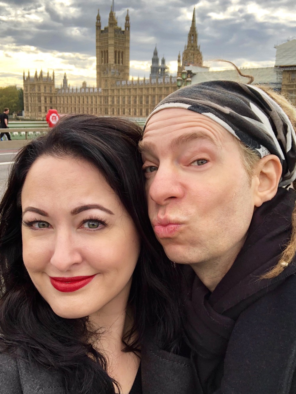 Couples Guide to London - Obligatory Bridge Selfie