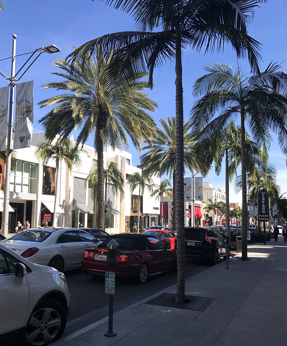 Free Things to do in Los Angeles - Visit Rodeo Drive in Beverly Hills featured by popular Los Angeles Blogger, My Beauty Bunny