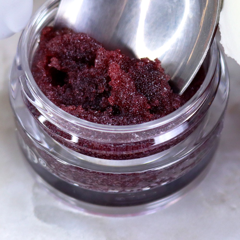 Sara Happ x Sprinkles Red Velvet Cupcake Lip Scrub Review by Los Angeles beauty blogger, My Beauty Bunny
