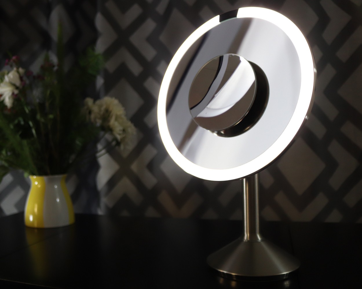 SimpleHuman Sensor Mirror 8 Inch Pro Review - SimpleHuman Mirrors Changed My Makeup Game by LA cruelty free beauty blogger My Beauty Bunny