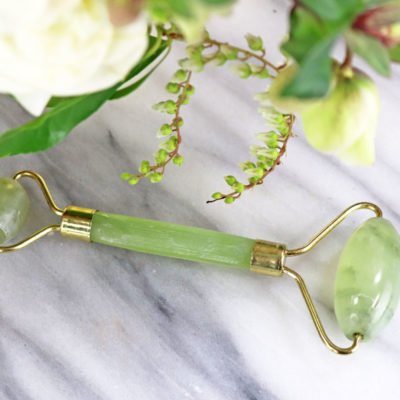 how to use a jade roller