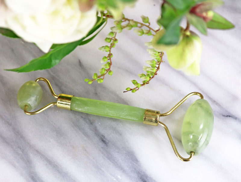 how to use a jade roller
